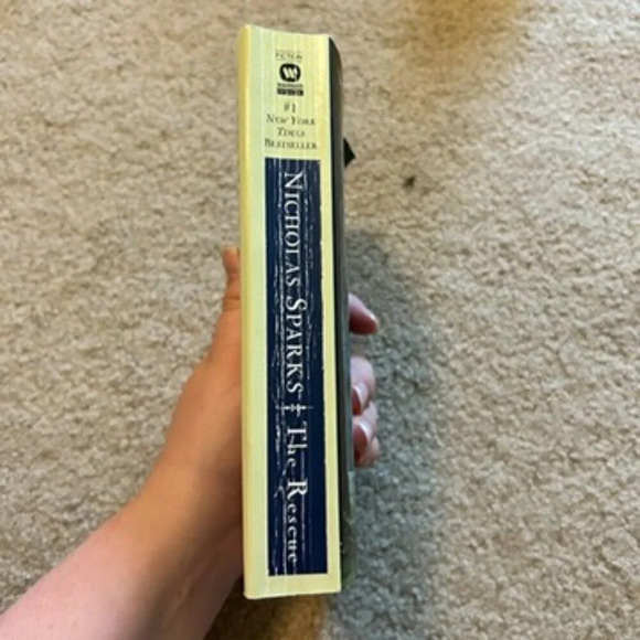 Nicholas sparks the rescue book - Picture 3 of 3